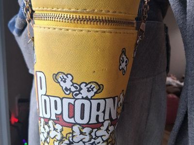 Collectabke Novelty Popcorn Box Crossbody Bag Yellow Chain Strap