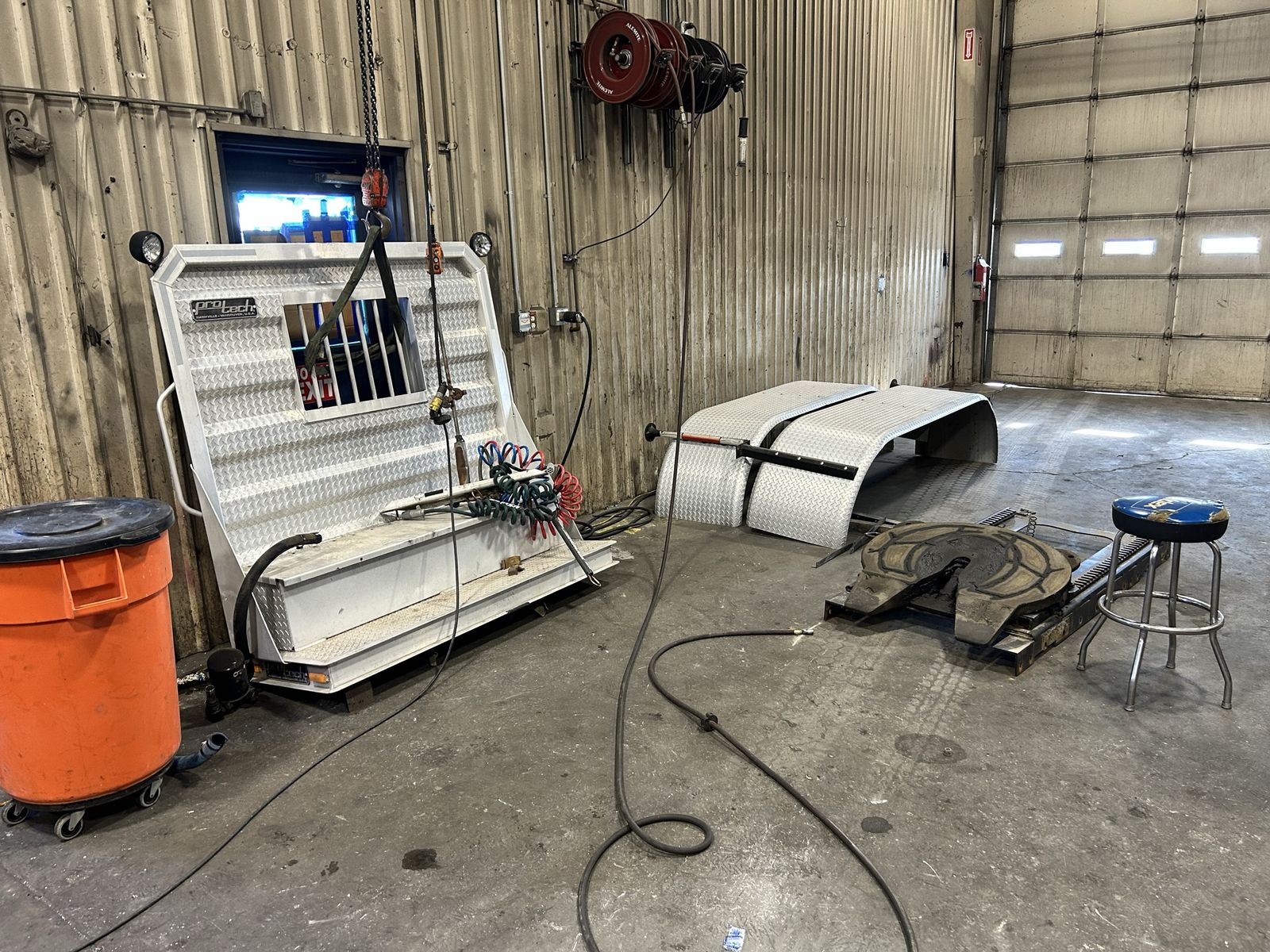 Pro Tech Headache rack, tool box