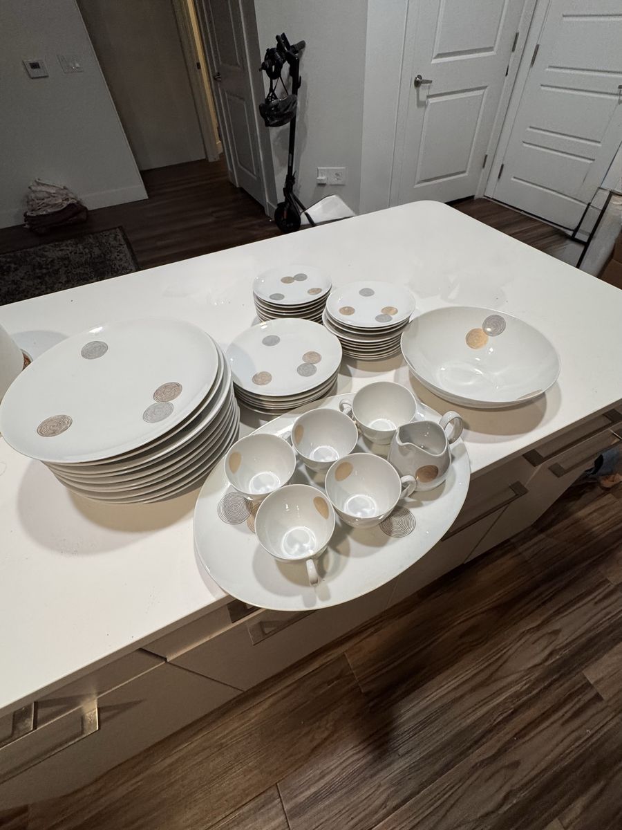 Ceramic Dinnerware Set with Swirl Pattern
