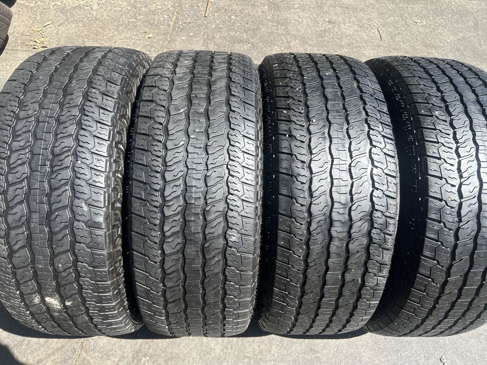 4 tires 3055522