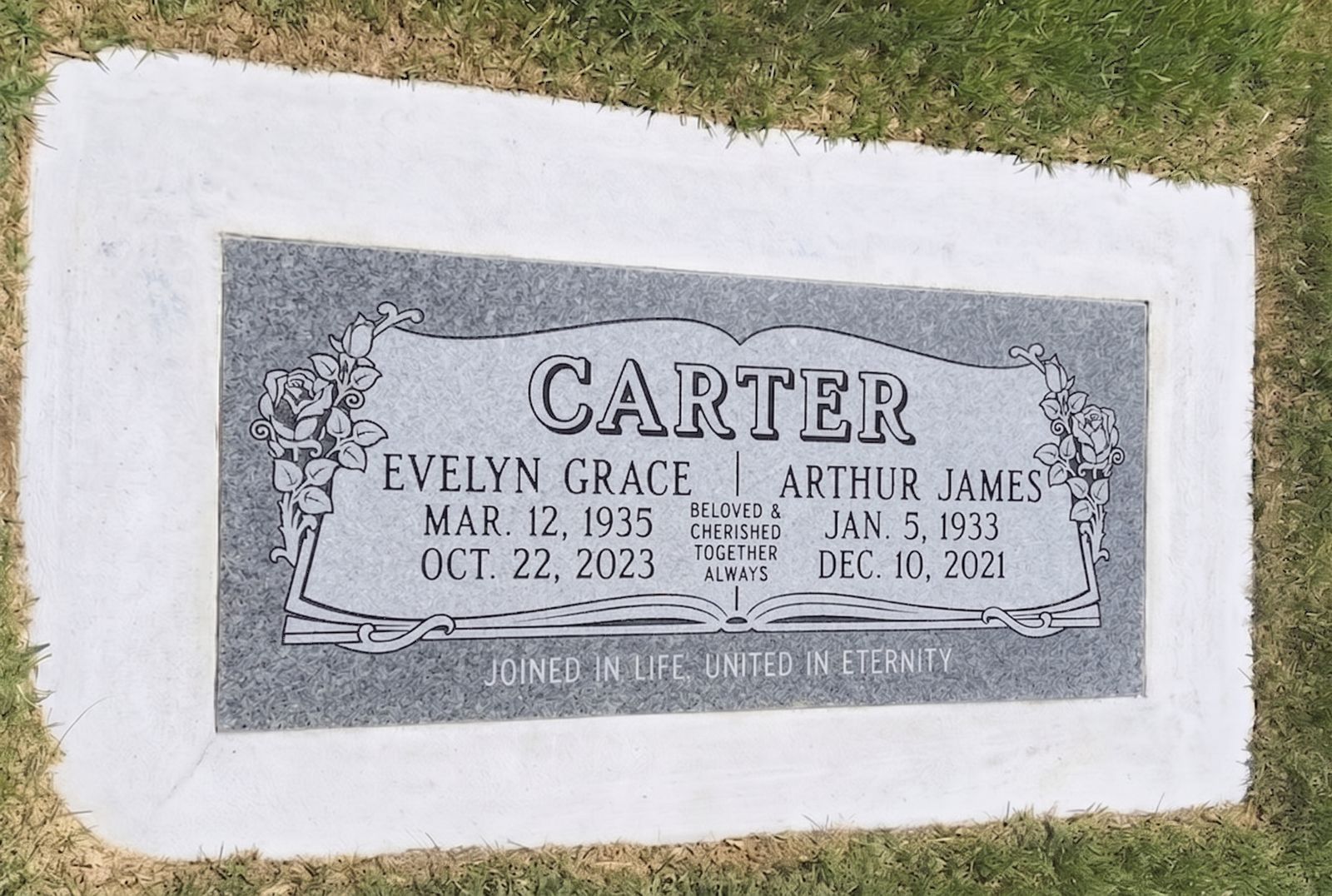 Custom Granite Headstones, Markers & Memorial Benches For Your Burial Plot