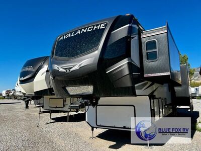 Used 2022 Keystone RV Avalanche 352BH