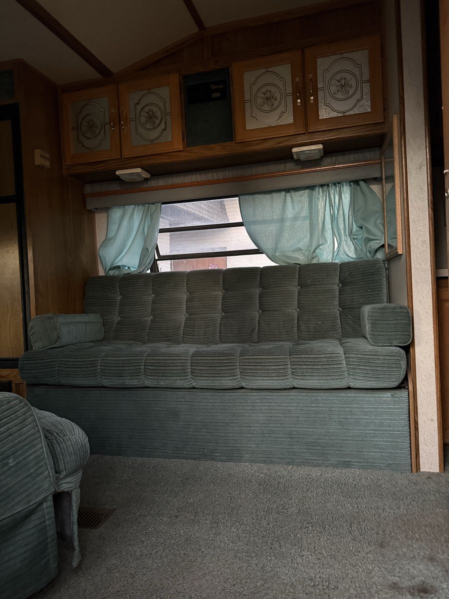 28 Foot Sierra Cobra 1995 Trailer