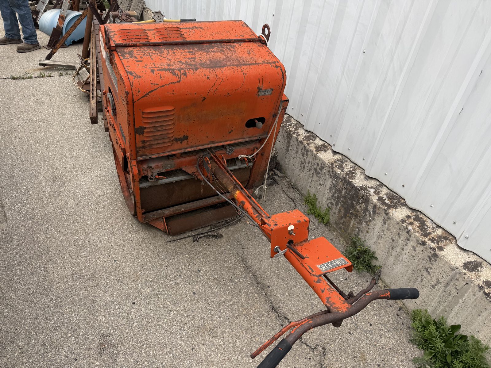 VP30WH ESSICK Walk Behind Compactor