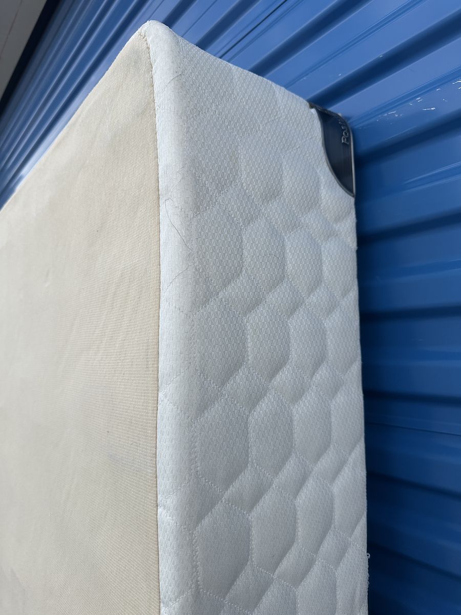 Queen Sealy Posturepedic Box Spring