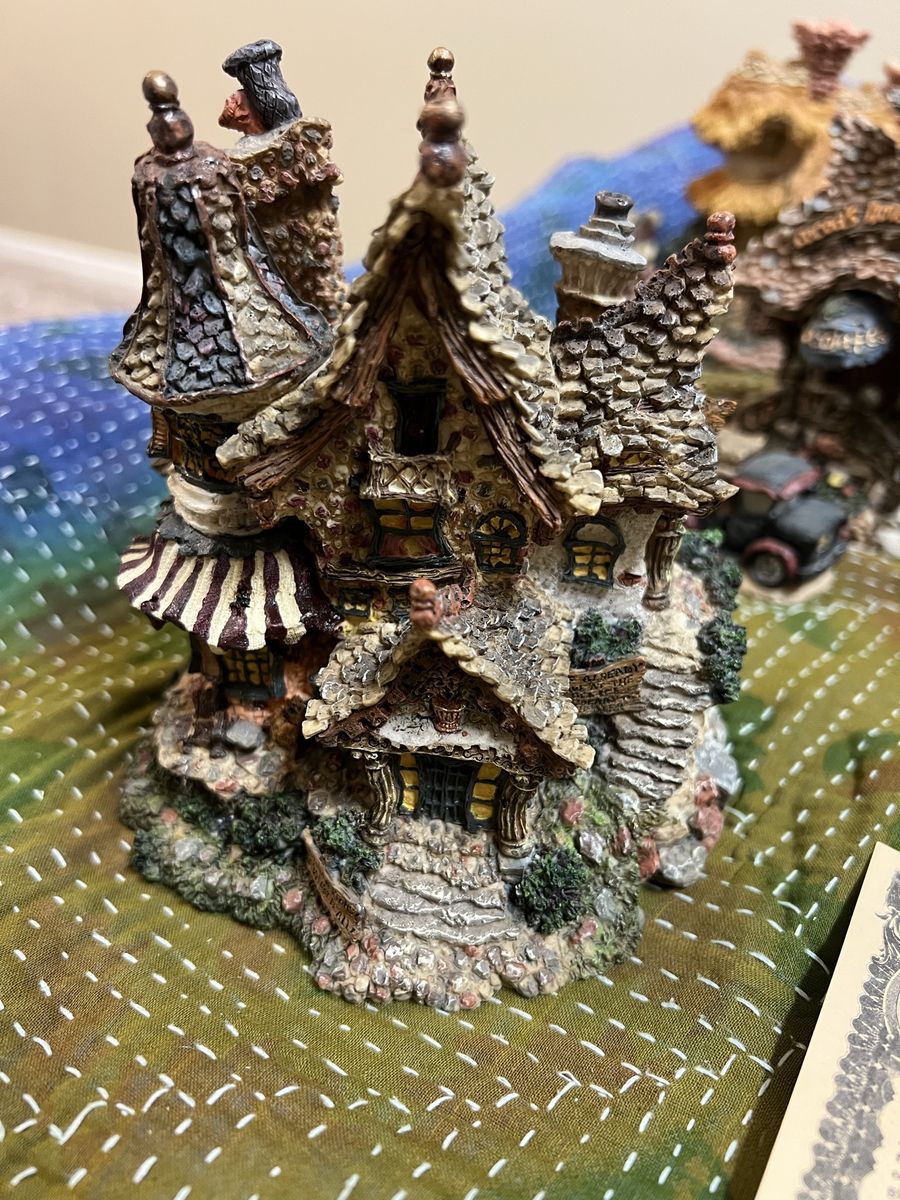 Vintage Boyd’s Bear Village Trumble’s Mansion