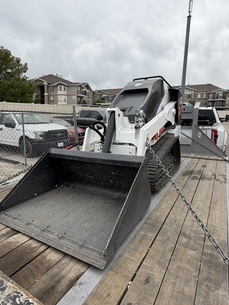 MINI TRACK SKID BOBCAT FOR RENT. New MT120 with Big Bucket