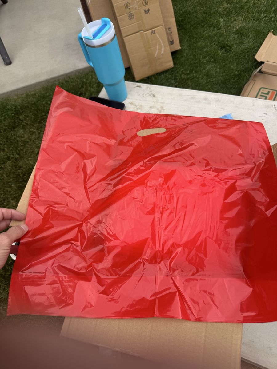 Case of 500 plastic bags 20in x 20in