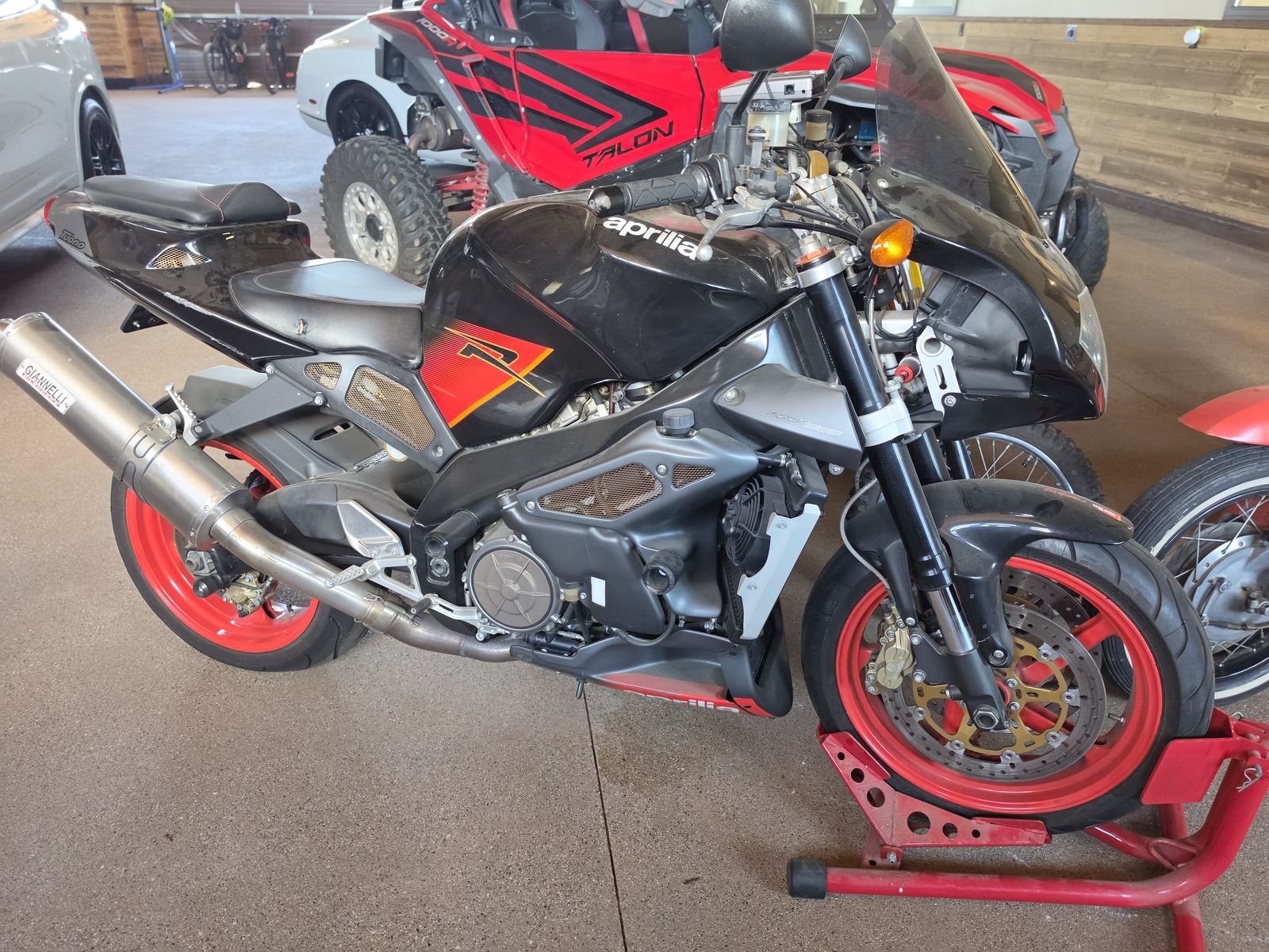 2004 Aprilia Tuono R 990cc V-twin Motorcycle, Giannelli Titanium Exhaust, New Michelin Tires