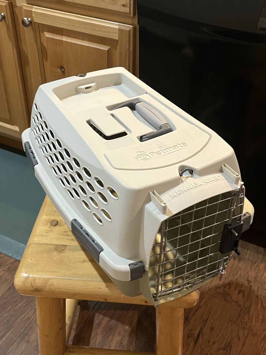 Small pet kennel
