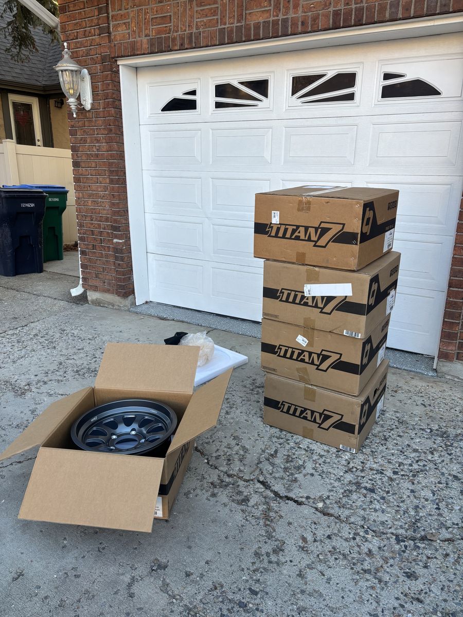 Titan 7 AK-1 Wheels 17x8.5 +5 Offset 5x150