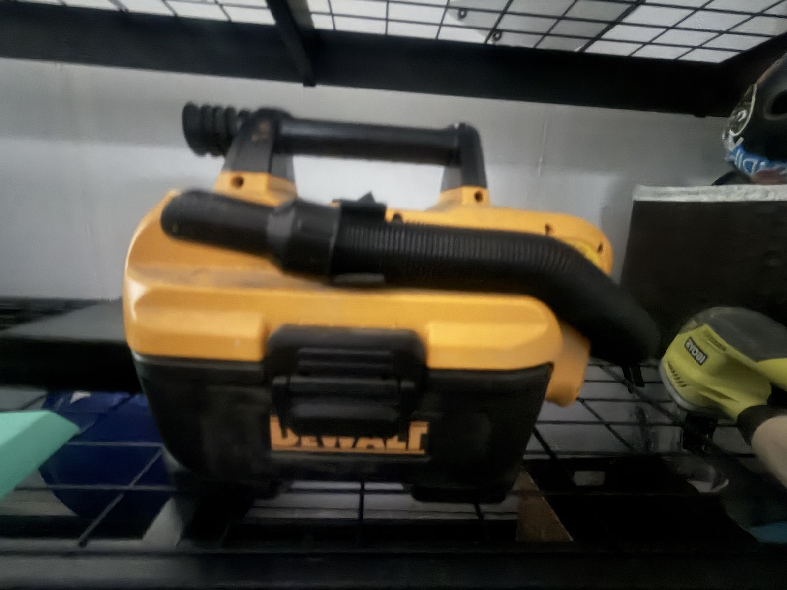 DEWALT Cordless Portable Wet/Dry Vacuum