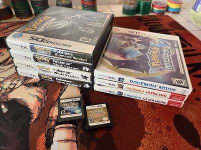 Nintendo DS & 3DS Pokemon Game Lot: Diamond, Black 1 & 2, White, Moon, Ultra Sun & Moon - CIB & Loose
