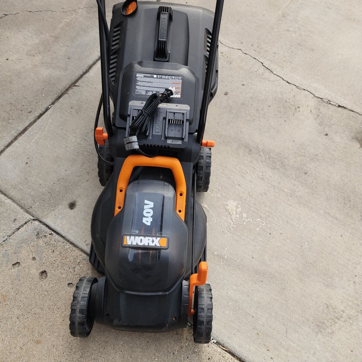 worx 14in. battery operated lawnmower