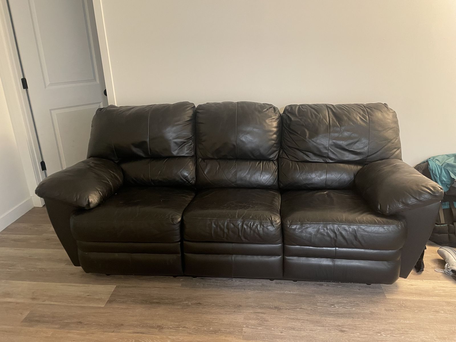 Black Leather Couch w Recliners