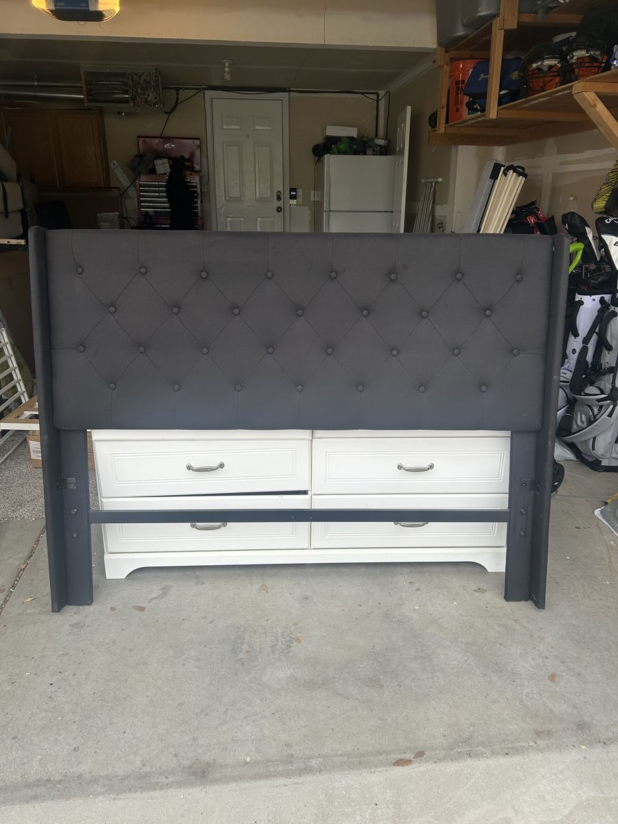 Headboard (size Queen)