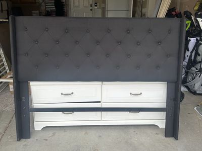 Headboard (size Queen)