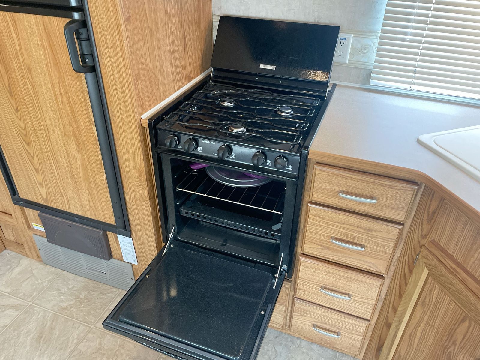 Main image 11