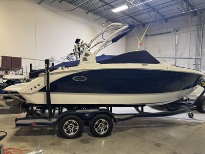 Cobalt R3 Surf – Loaded, Clean, Dealer‑Serviced, Ready for Summer