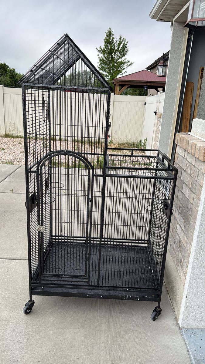 Parakeet cage....