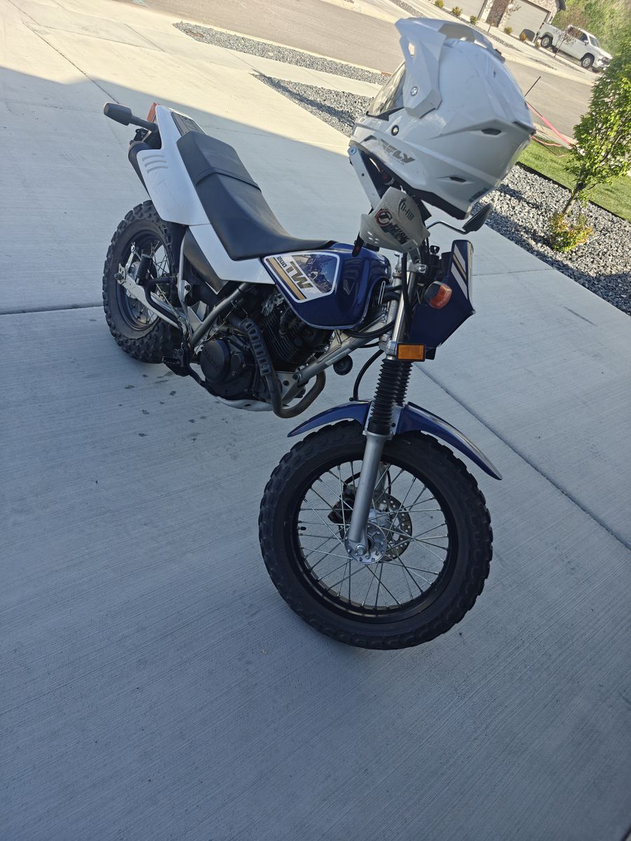 2017 tw200