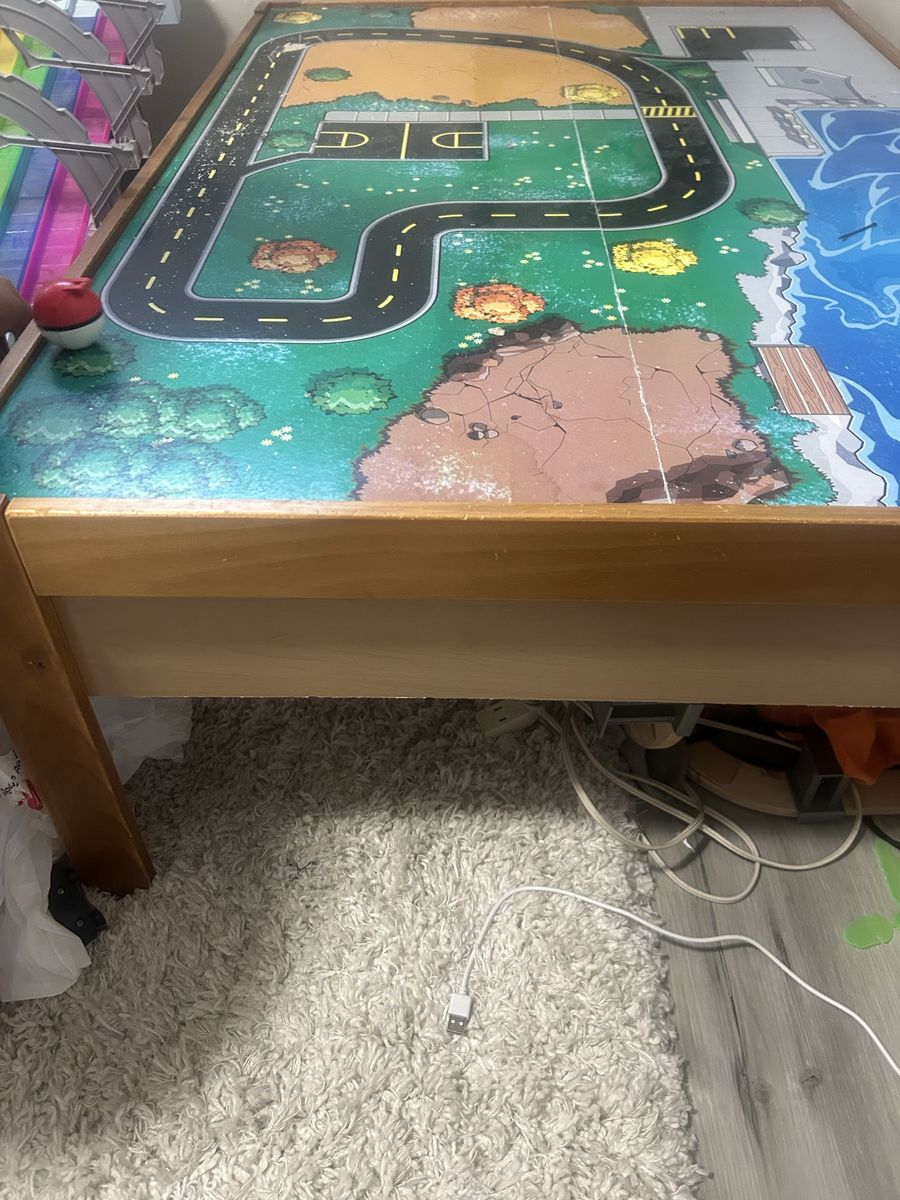 Kids play table