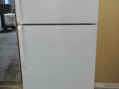 Whirlpool 18 cf Refrigerator~90 Day Guarantee