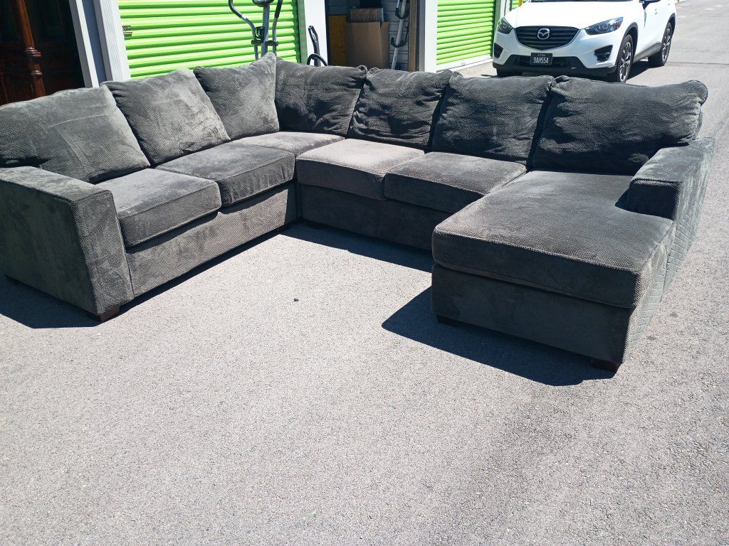 Large U-Shaped Sectional Sofa Couch - Gray Fabric, Spacious Seating