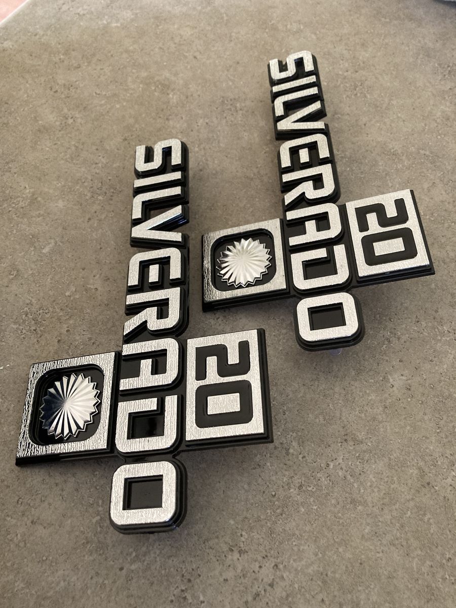 K20 Chevrolet Silverado Badges