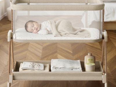 Adjustable Portable Baby Bassinet with Wheels and Storage Shelf