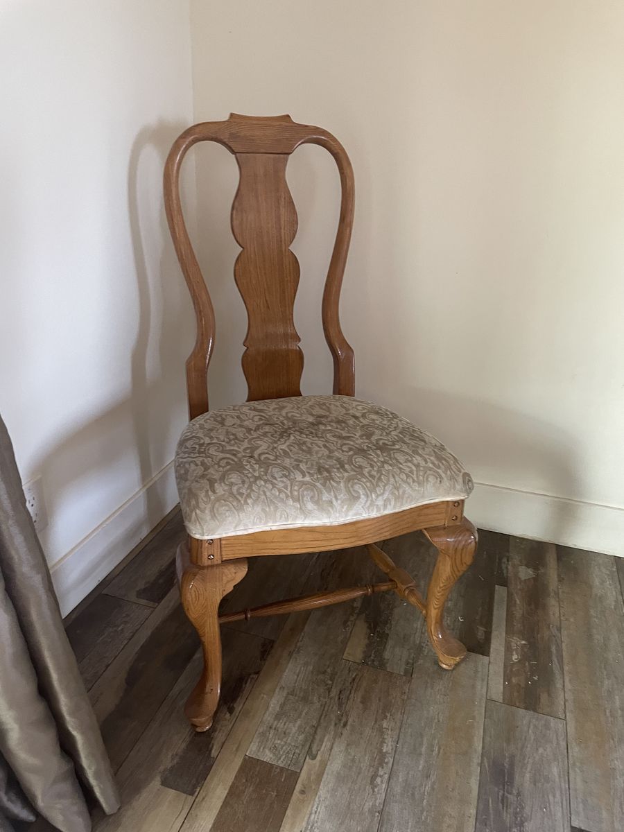 Solid Oak Queen Anne Style Dining Chairs