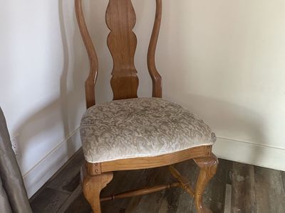 Solid Oak Queen Anne Style Dining Chairs