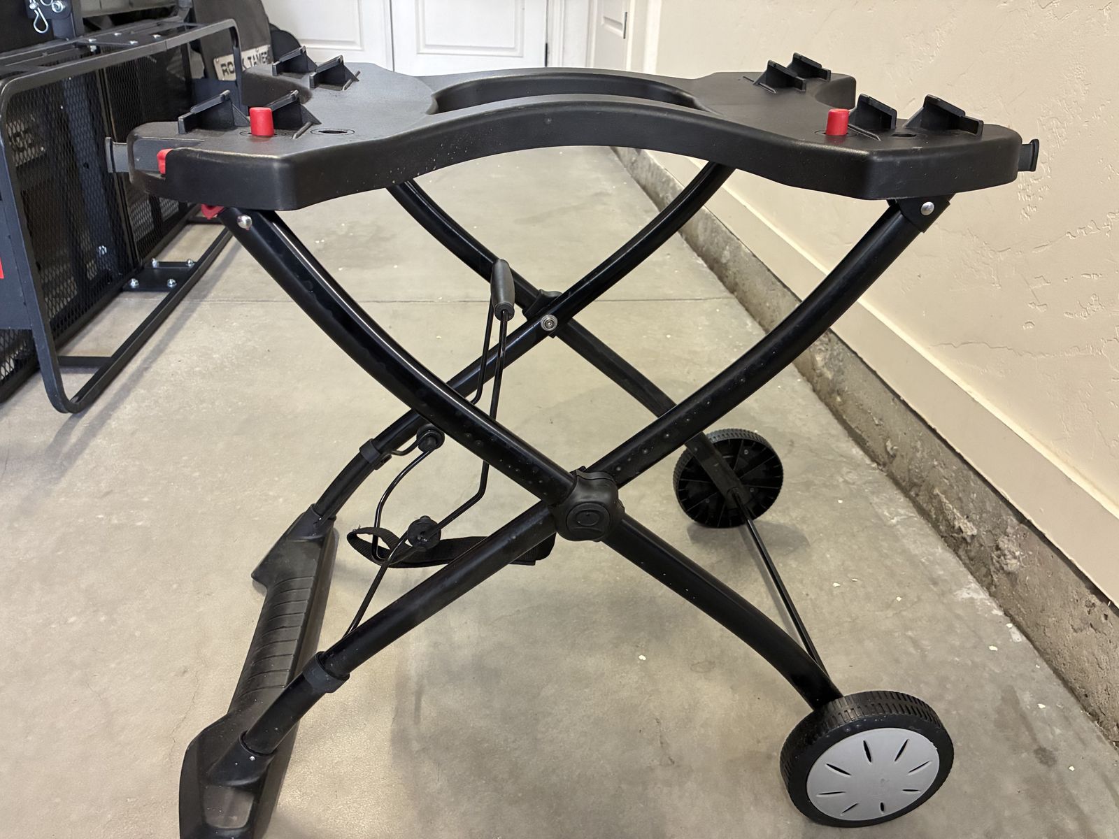 weber q 100 barbecue stand