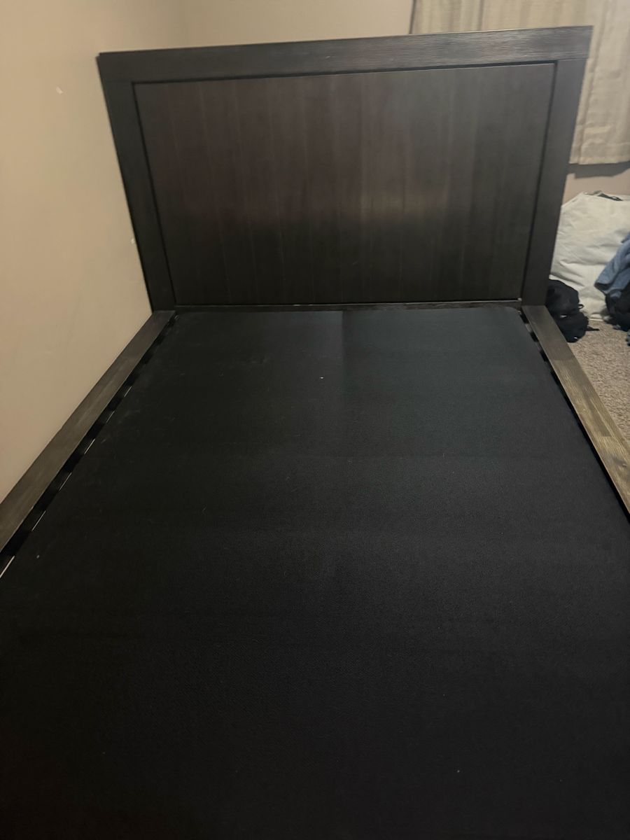 full bed set with dresser and nightstand 