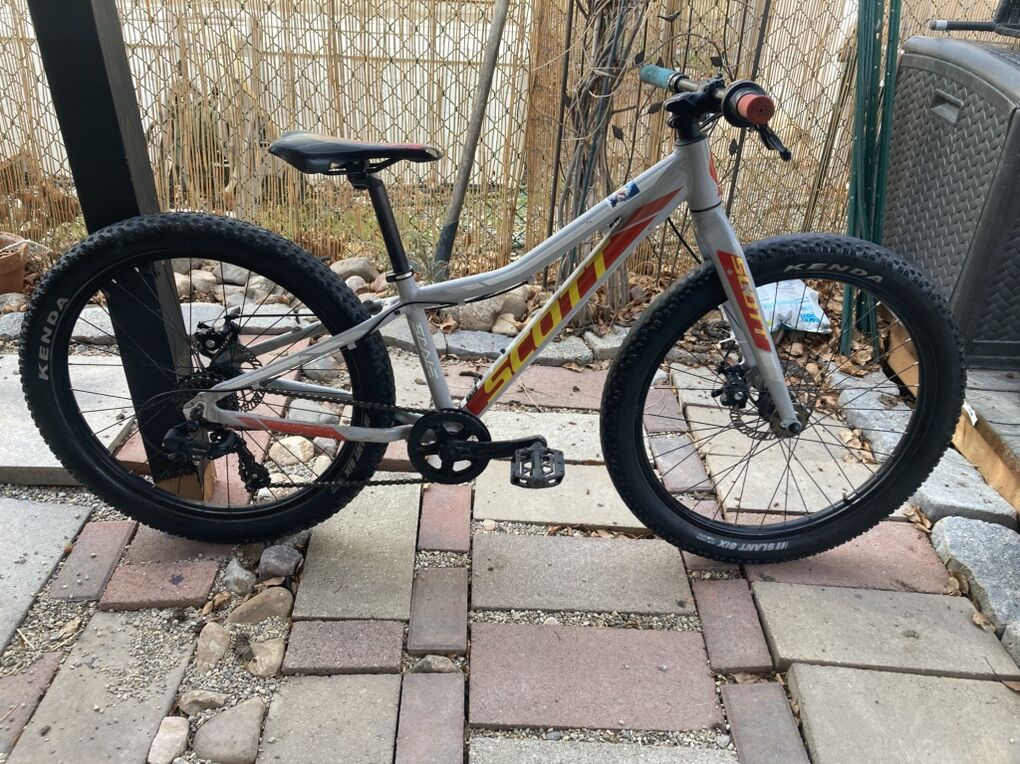 Scott scale Plus . 24Inch Kids Mountian Bike