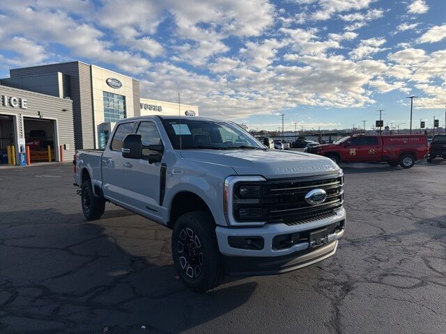2025 Ford F-350 Super Duty Platinum