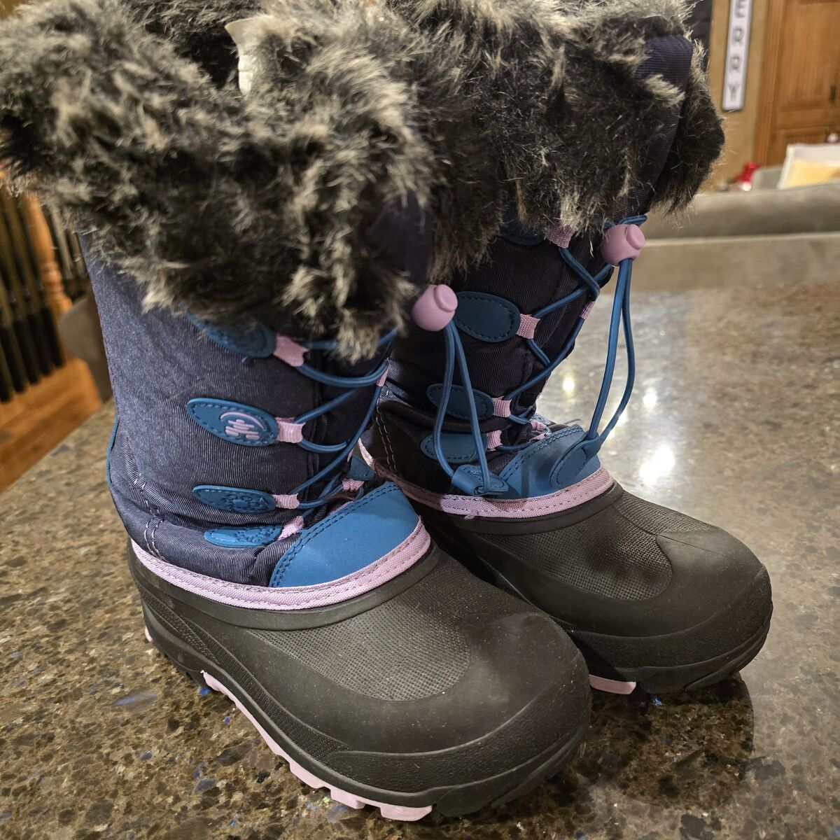 Girls Winter Snow Boots Size 4 Sz Waterproof