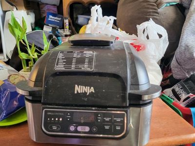 Ninja Foodi Grill & Air Fryer, Black - Multi-function Indoor Grill, Roaster, Baker, Dehydrator