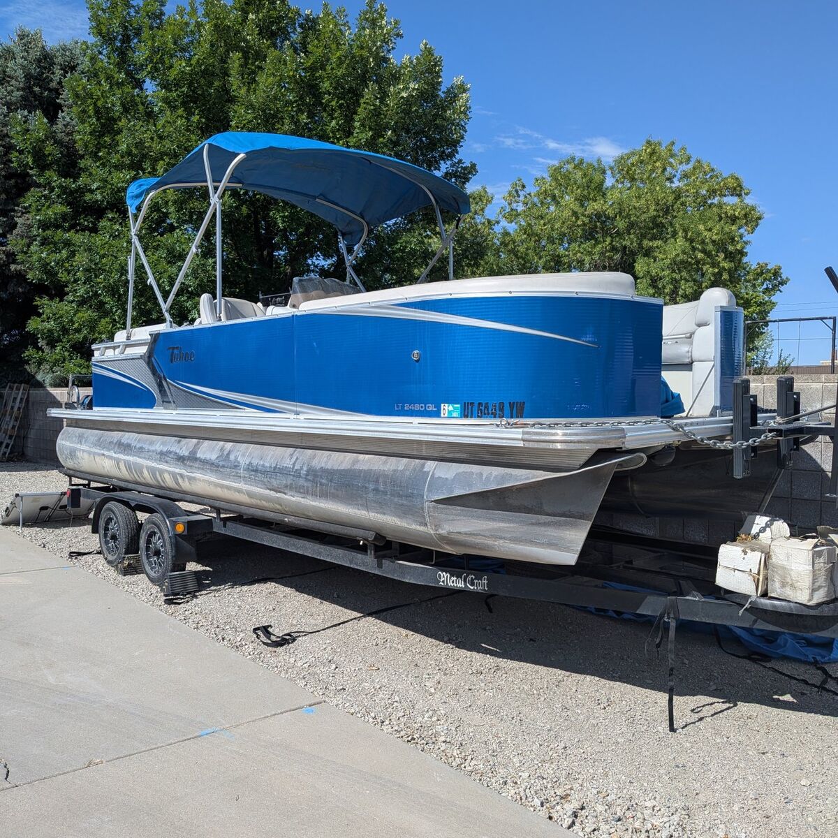 2016 24' Tahoe LT 2480 QL party barge pontoon boat