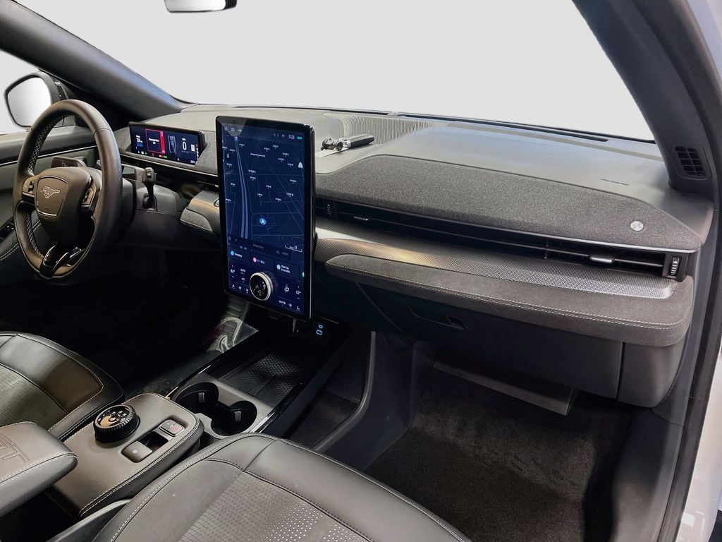 Main image 30