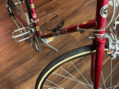 Schwinn World Sport Vintage Road Bike - Red, Excellent Condition, Ready to Ride