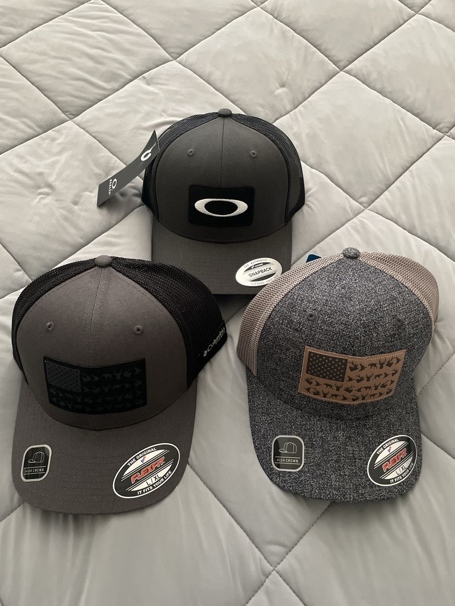 Oakley and Columbia Trucker Hats - Lot of 3