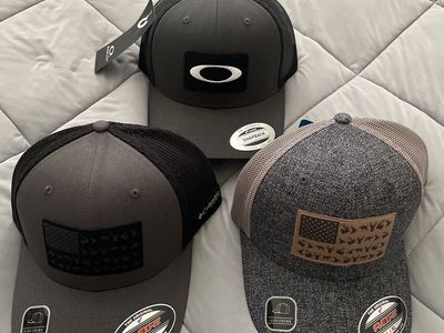 Oakley and Columbia Trucker Hats - Lot of 3