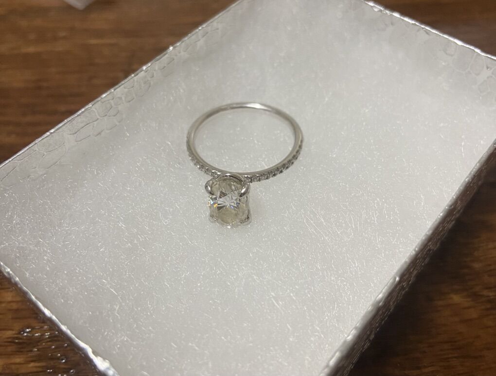 Oval Engagement Ring