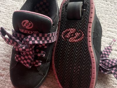Heelys Black & Pink Roller Skate Shoes - Kids' Size 1 with Removable Wheels and Checkered Laces