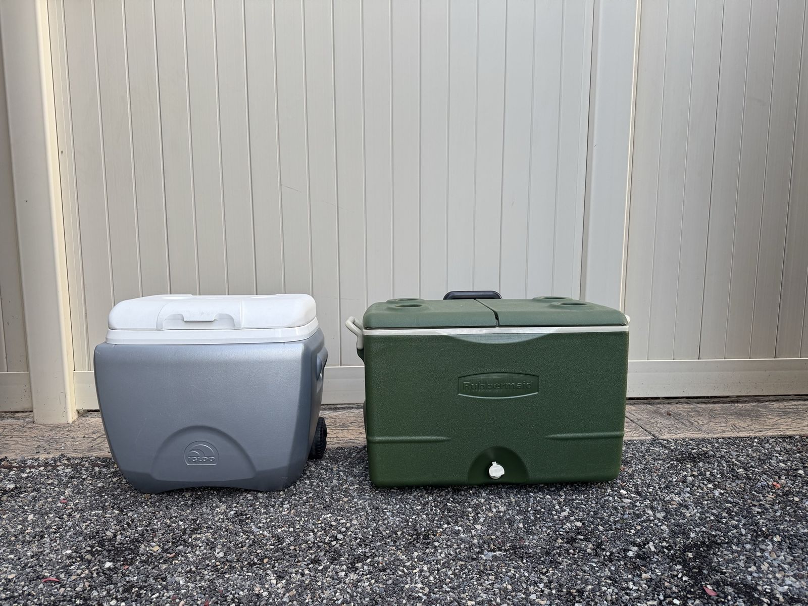 Igloo & Rubbermade Coolers