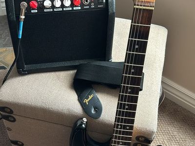 Fender Squier Strat w/Amp Bundle