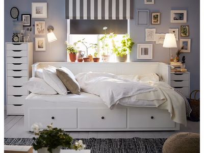 Ikea white daybed 3 Drawers excellent condition