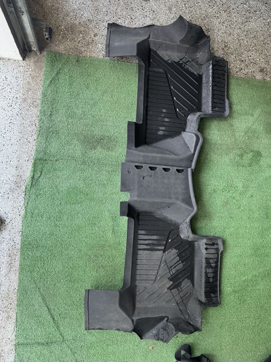 Main image 5