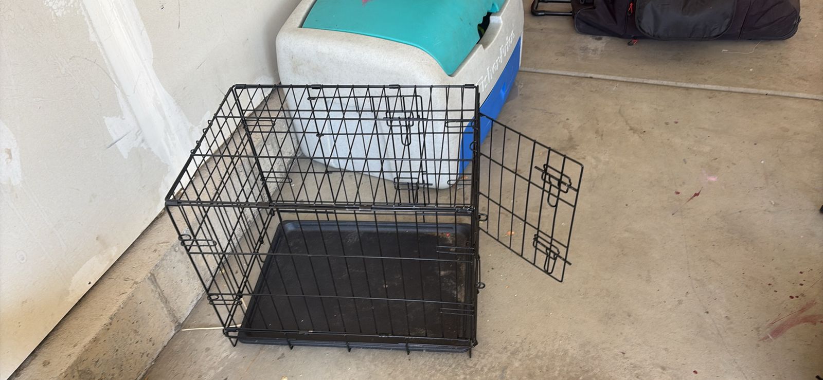Small dog kennel